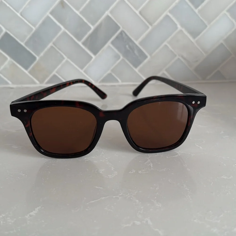Women’s Tortoise / Leopard Brown Sunglasses